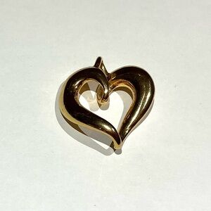 Vintage Elegant Gold Toned Open Heart Pendant